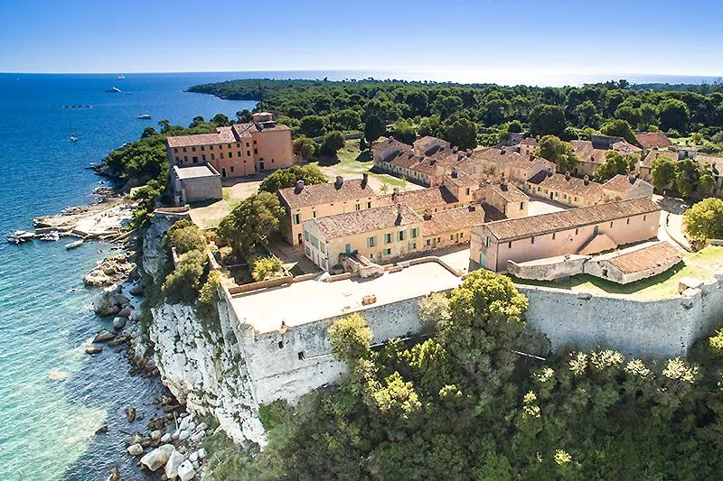 Vue au depart du port